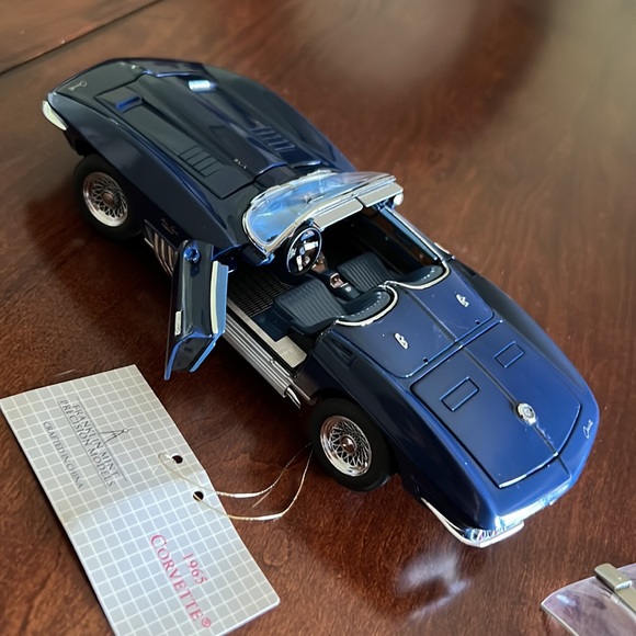 Franklin Mint Precision Models 1965 Corvette Mako Shark - Picture 5 of 9